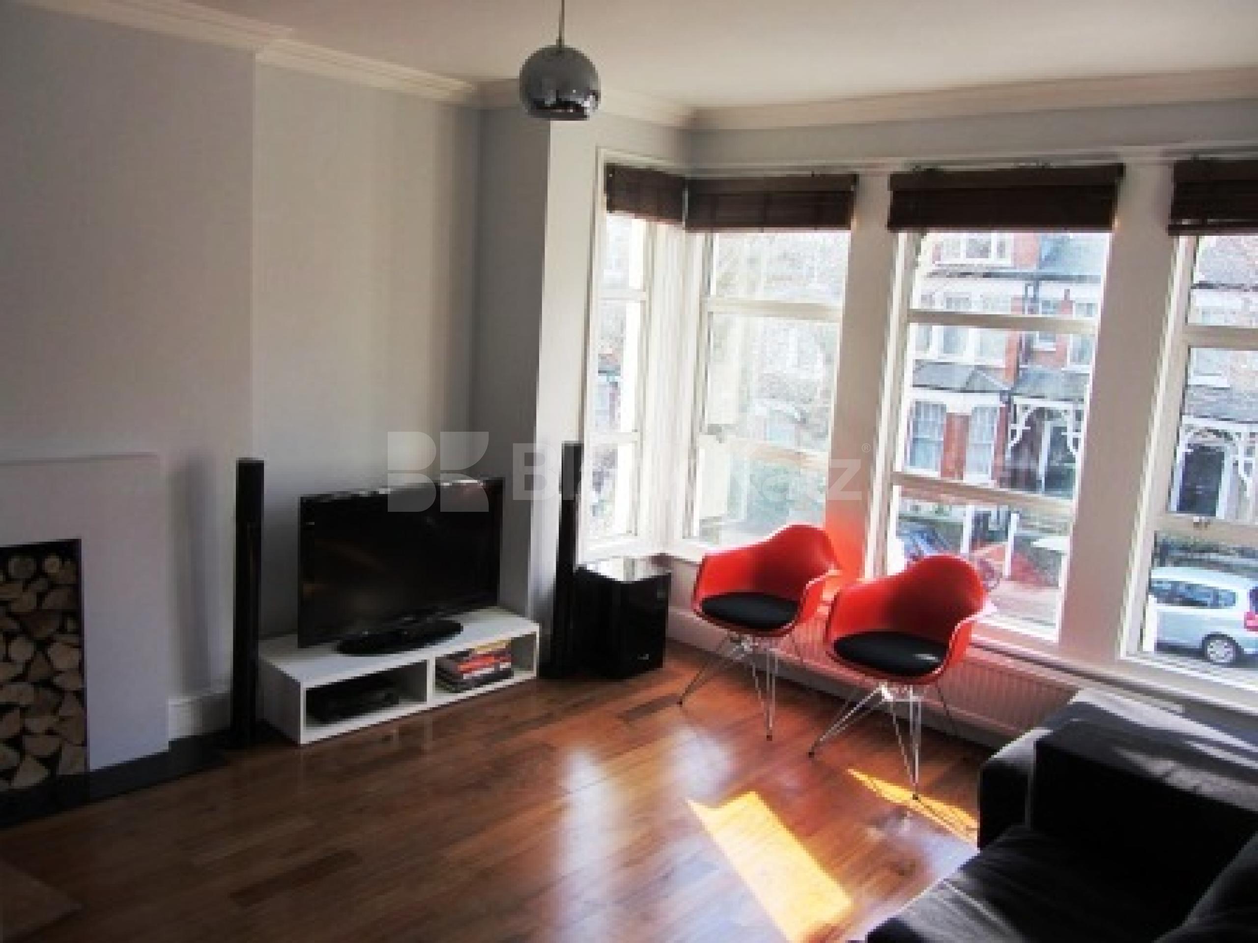 			Fantastic Location !, 1 Bedroom, 1 bath, 1 reception Flat			 Muswell Hill Road, MUSWELL HILL N10
